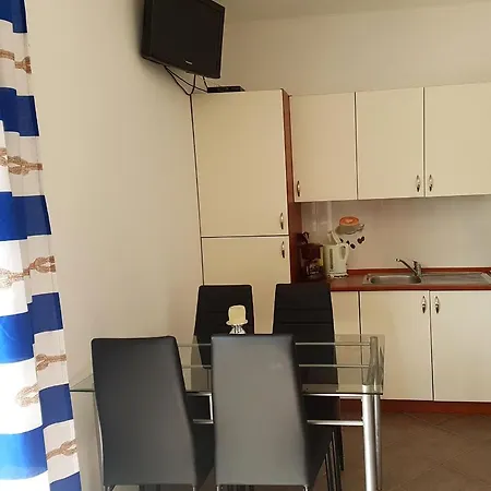 13571a Apartment Nin